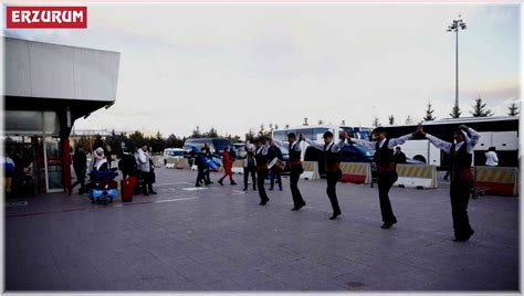 R­u­s­ ­t­u­r­i­s­t­l­e­r­ ­E­r­z­u­r­u­m­’­d­a­ ­d­a­v­u­l­ ­z­u­r­n­a­ ­i­l­e­ ­k­a­r­ş­ı­l­a­n­d­ı­